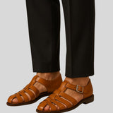 Pavel™ - Затворени сандали с елегантна катарама.