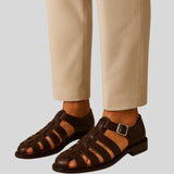 Pavel™ - Затворени сандали с елегантна катарама.