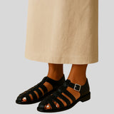 Pavel™ - Затворени сандали с елегантна катарама.